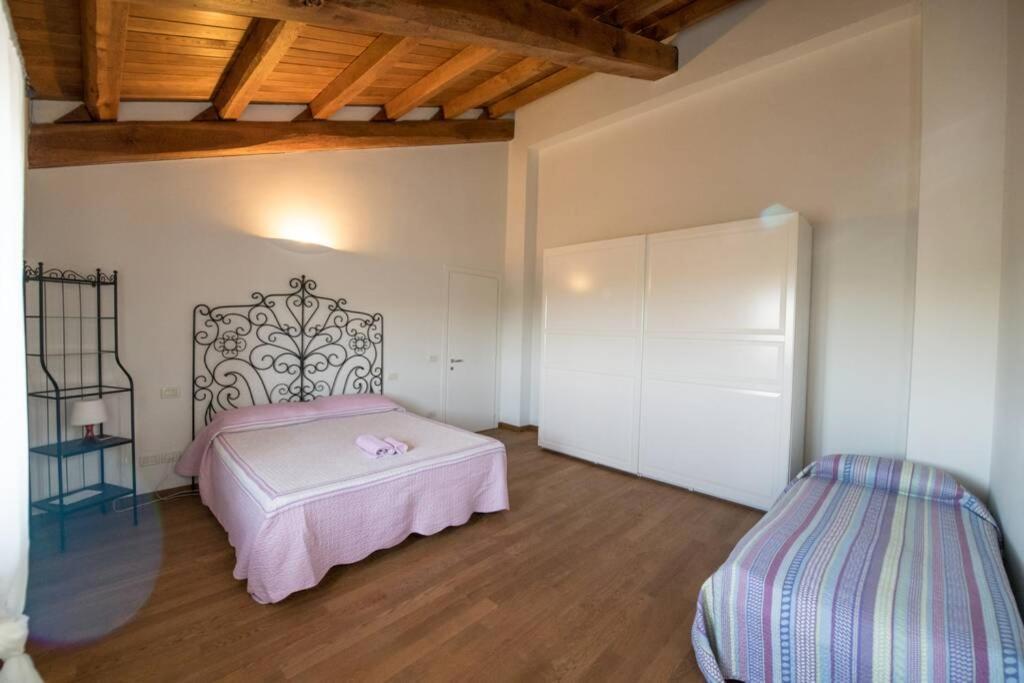 La Casa Vacanza Con Vista Panoramica Sui Vigneti Rotella Exterior photo